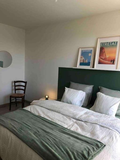 Maison Sur La Place Du Village D'Ourville En Caux מראה חיצוני תמונה
